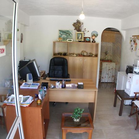Villa Avra Dassiá Pokoj fotografie